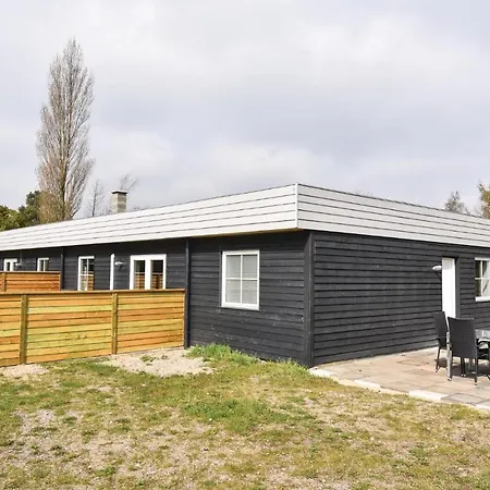 Vakantiehuis Three-bedroom In Vaggerlose Bøtø By