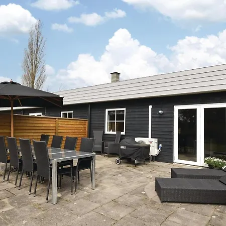 Three-bedroom In Vaggerlose