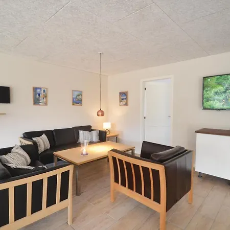 Three-bedroom In Vaggerlose Vakantiehuis Bøtø By