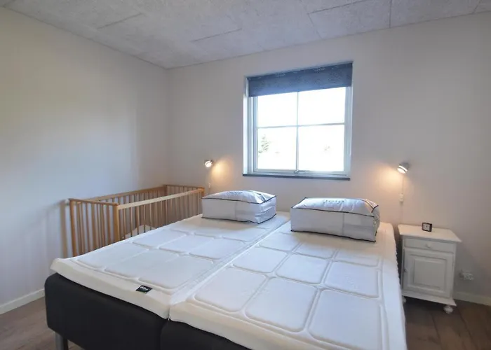 Three-bedroom In Vaggerlose * Bøtø By